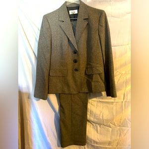 Le suit women’s suit set